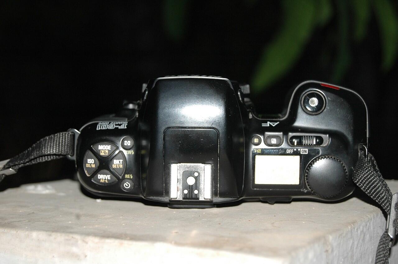 Di jual Kamera Analog NIKON F601 AF Quartz date (Body Only) Second
