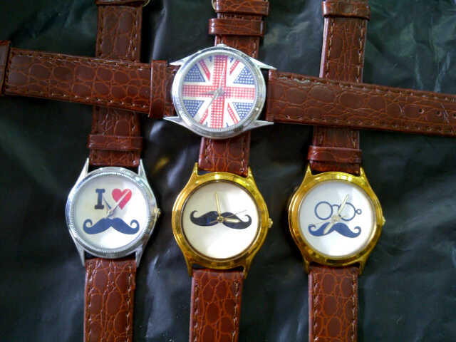 Jam tangan unik