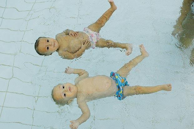 Bayi 9 bulan, merangkak saja belum tapi sanggup berenang sejauh 25 meter