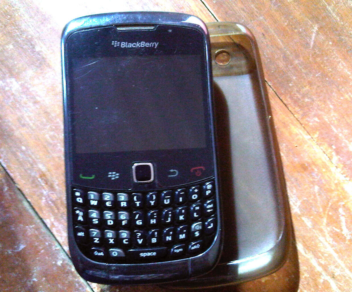 Jual blackberry 9300 ( gemini 3G ) mulus abis, baru 2 bulan, masih garansi, tangerang