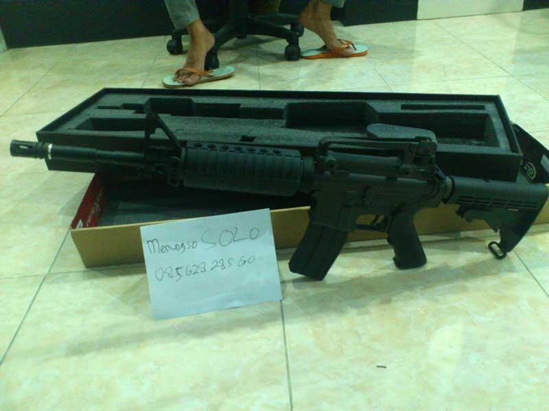 JUAL : Airsoftgun AEG King Arms Colt M4A1 FULL METAL