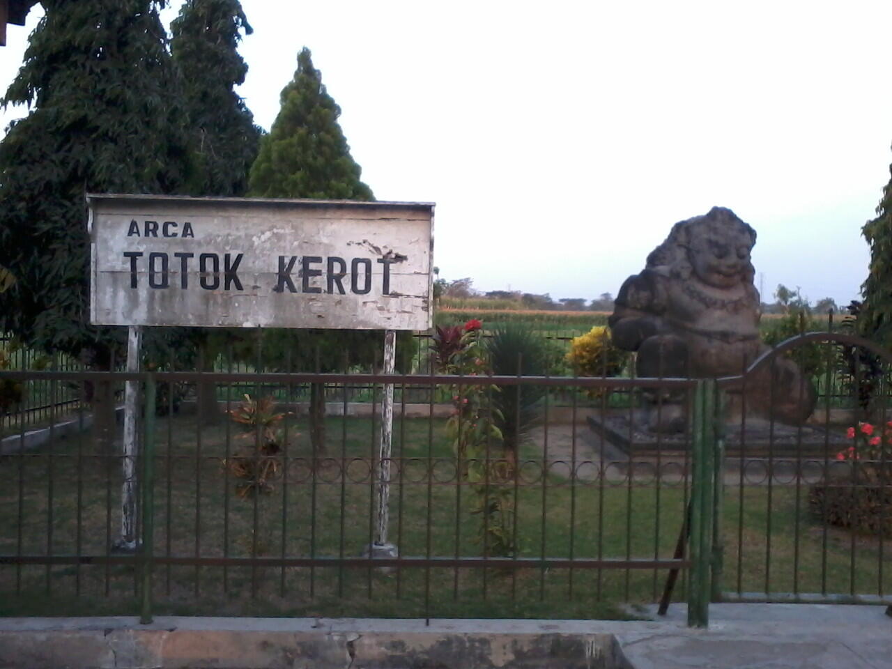 &#91;Pic&#93; Misteri Arca Totok Kerot, Horor Gaaan!!