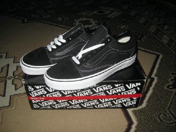 For sell Shoes vans original and pants tees
