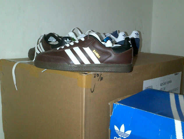 jual sepatu adidas samba dan puma ferrari made in vietnam