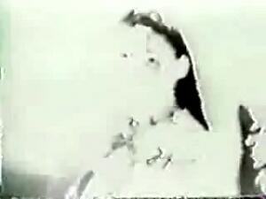 Sebuah Video Aneh Misterius Dari Youtube