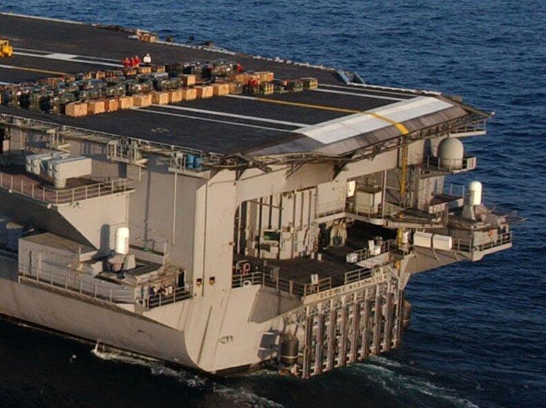 10 Kapal Induk Raksasa Milik Amerika 