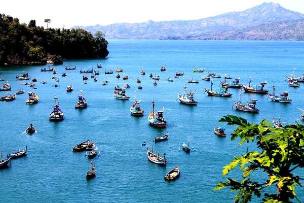 Sidem , Pantai Tercantik di Jawa Timur