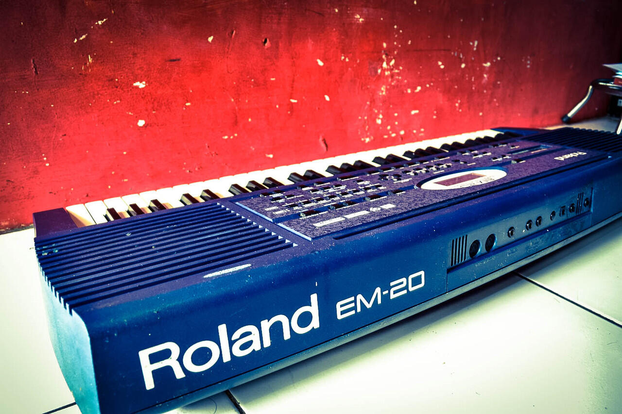 roland em 20 creative keyboard