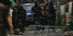 Densus 88 tangkap Prabowo di
Terminal Madiun
