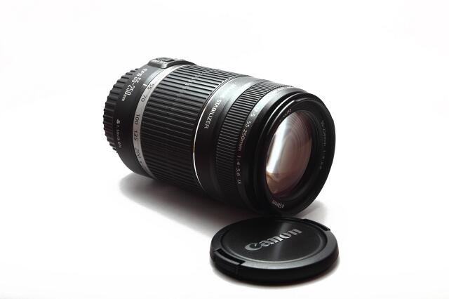 LENSA EF-S 55-250mm f4-5.6 IS Mark I