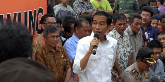 5 Banyolan Jokowi di pinggir kali ciliwung