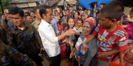 5 Banyolan Jokowi di pinggir kali ciliwung
