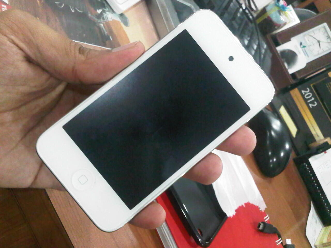 Ipod Touch 4th gen 8gb putih / white