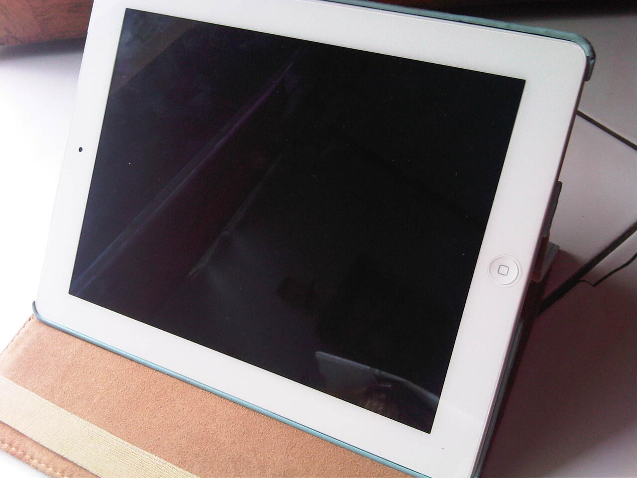 JUAL IPAD 2 3G + wi fi 64Gb second putih masih sangat mulus