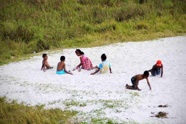 Unik! 'Pantai' Ini Terdampar di Tengah Lembah