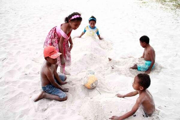 Unik! 'Pantai' Ini Terdampar di Tengah Lembah