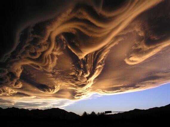 &#91;FOTO&#93; Bentuk awan di langit yang menakjubkan !!