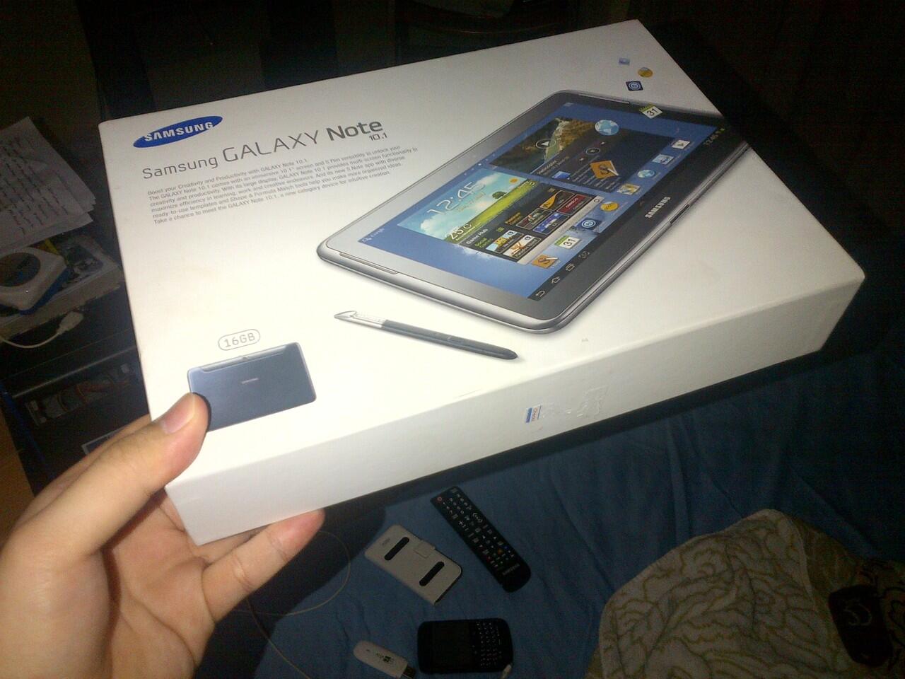 JUAL SAMSUNG GALAXY NOTE 10.1 LIKE NEW ! MURAH ! 16GB