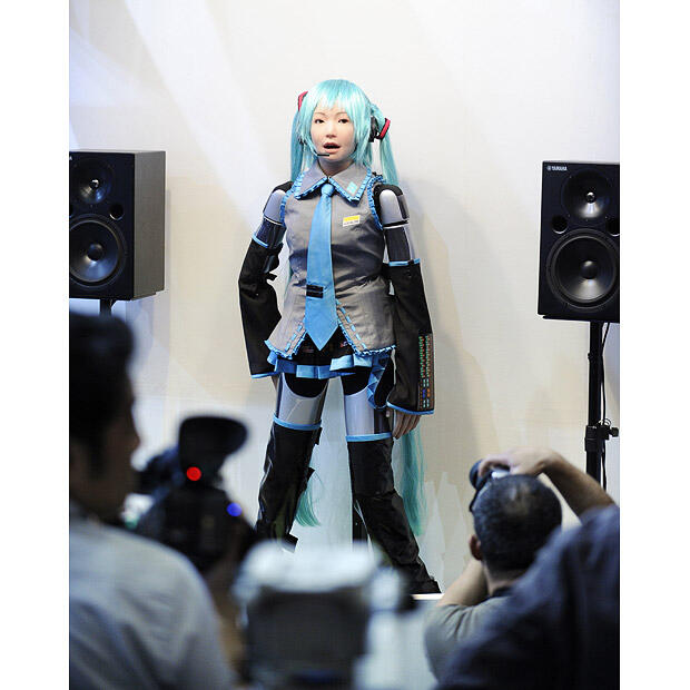 Miim, Humanoid Bening Pandai Bernyanyi (Suka Vocaloid masuk)