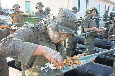 ternyata tentara tak selalu mengerikan &#91;pic&#93;