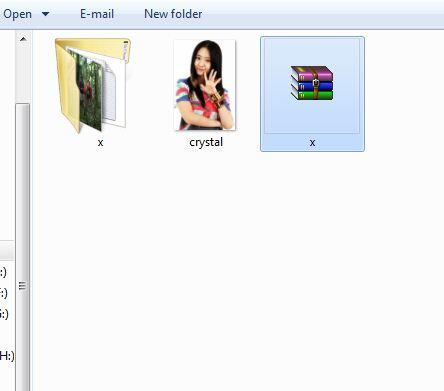 [share]menyimpan folder di dalam foto melalui cmd