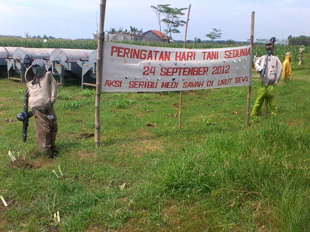 ada Hantu (medi/memedi:jawa) demo di Kebumen,Jateng. (+pic)