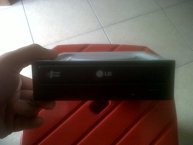DVDRW INTERNAL SATA PC CPU MERK LG MULUS SEGEL UTUH JOGJA YOGYA