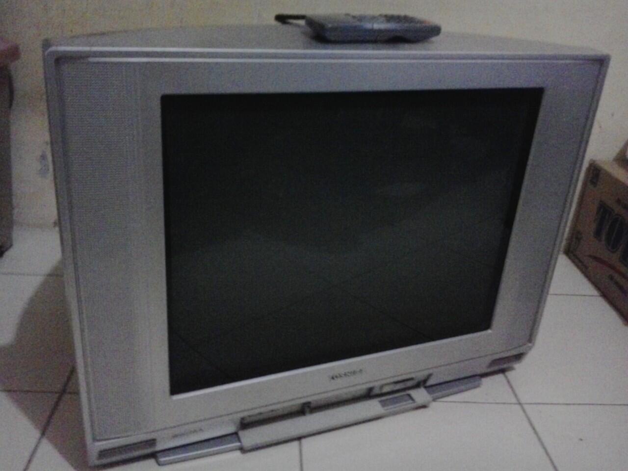 Jual TV Toshiba 21 inch Flat & BOMBA !!! Awet no cacat !!! ~~ Bandung ~~
