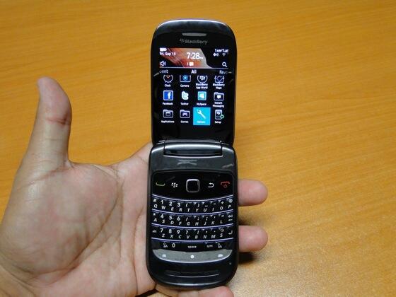 Blackberry Style 9670 Black Seken Mulus