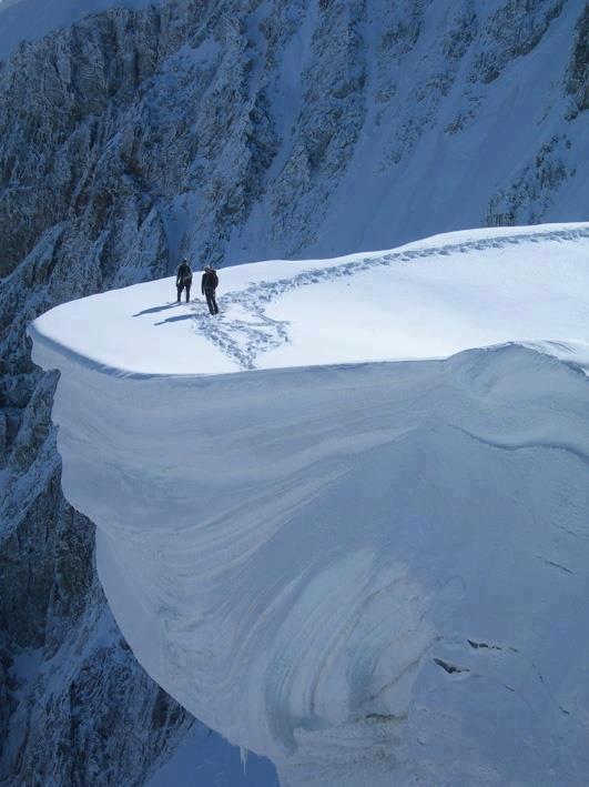 AMAZING THINGS IN THE WORLD