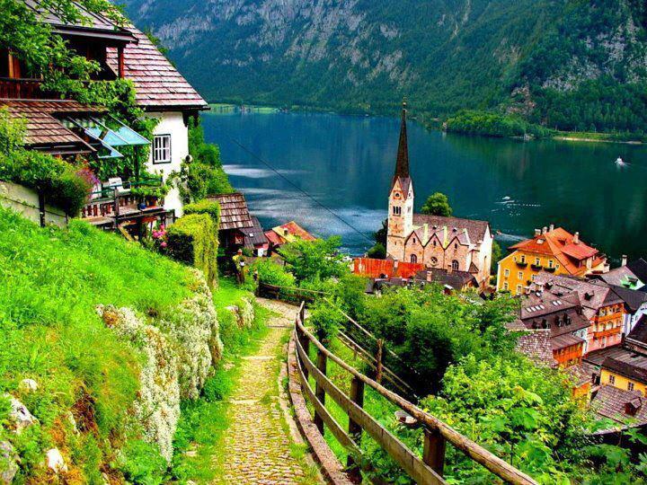AMAZING THINGS IN THE WORLD