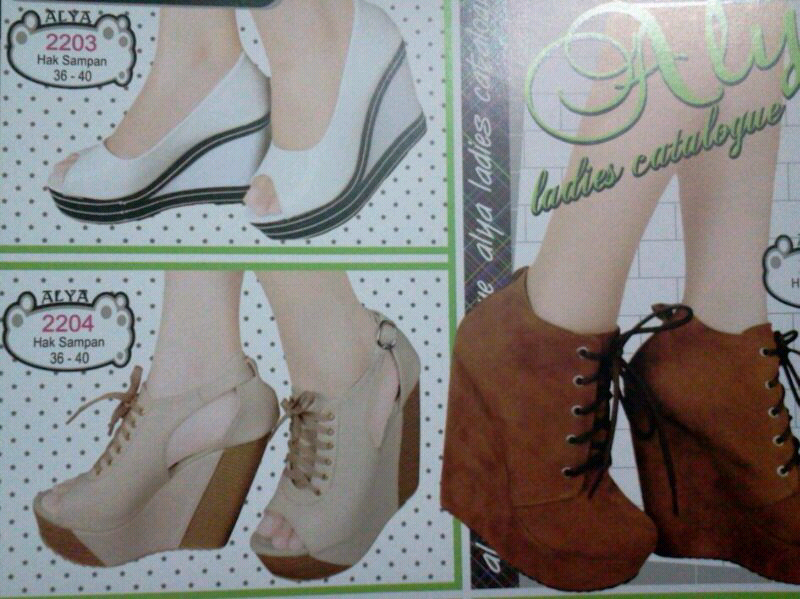 JUAL sandal dan sepatu edisi khusus NATAL (nggak nyesel dech)