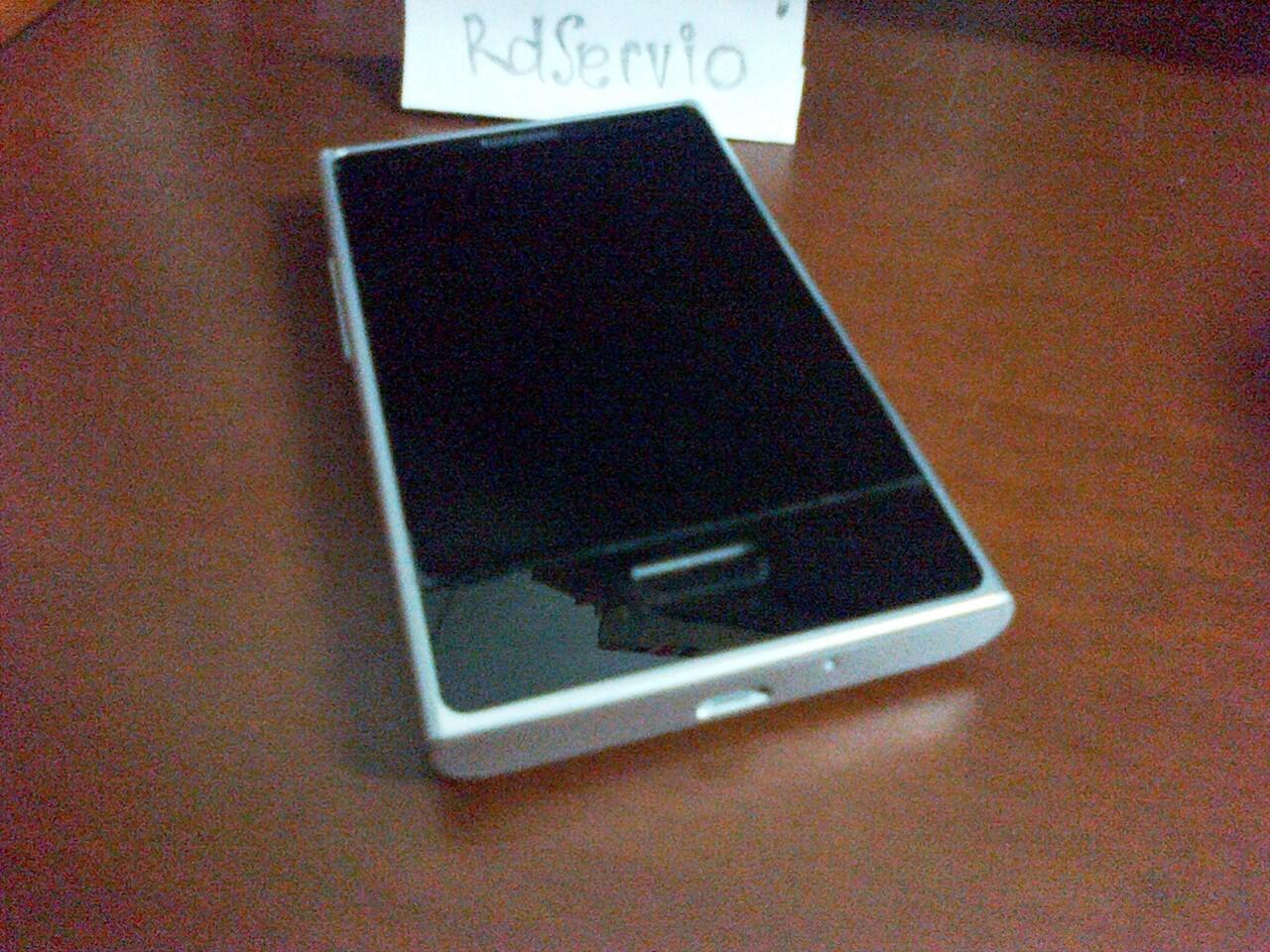 Jual Cepat LG Optimus L3 Android cuma 700rb baru 3 bln pake.