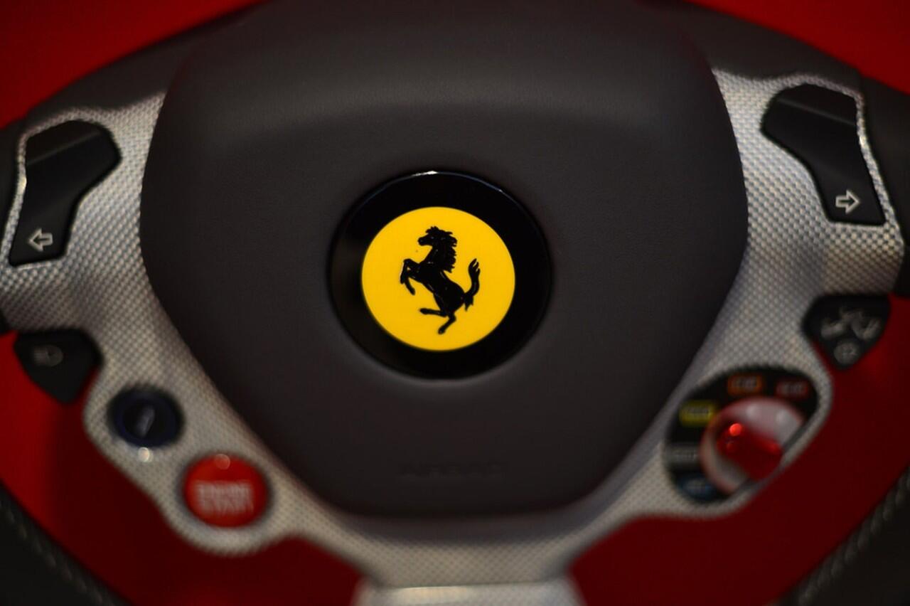 Ferrari : Inside the factory (Pabrik pembuatan Ferrari) HD