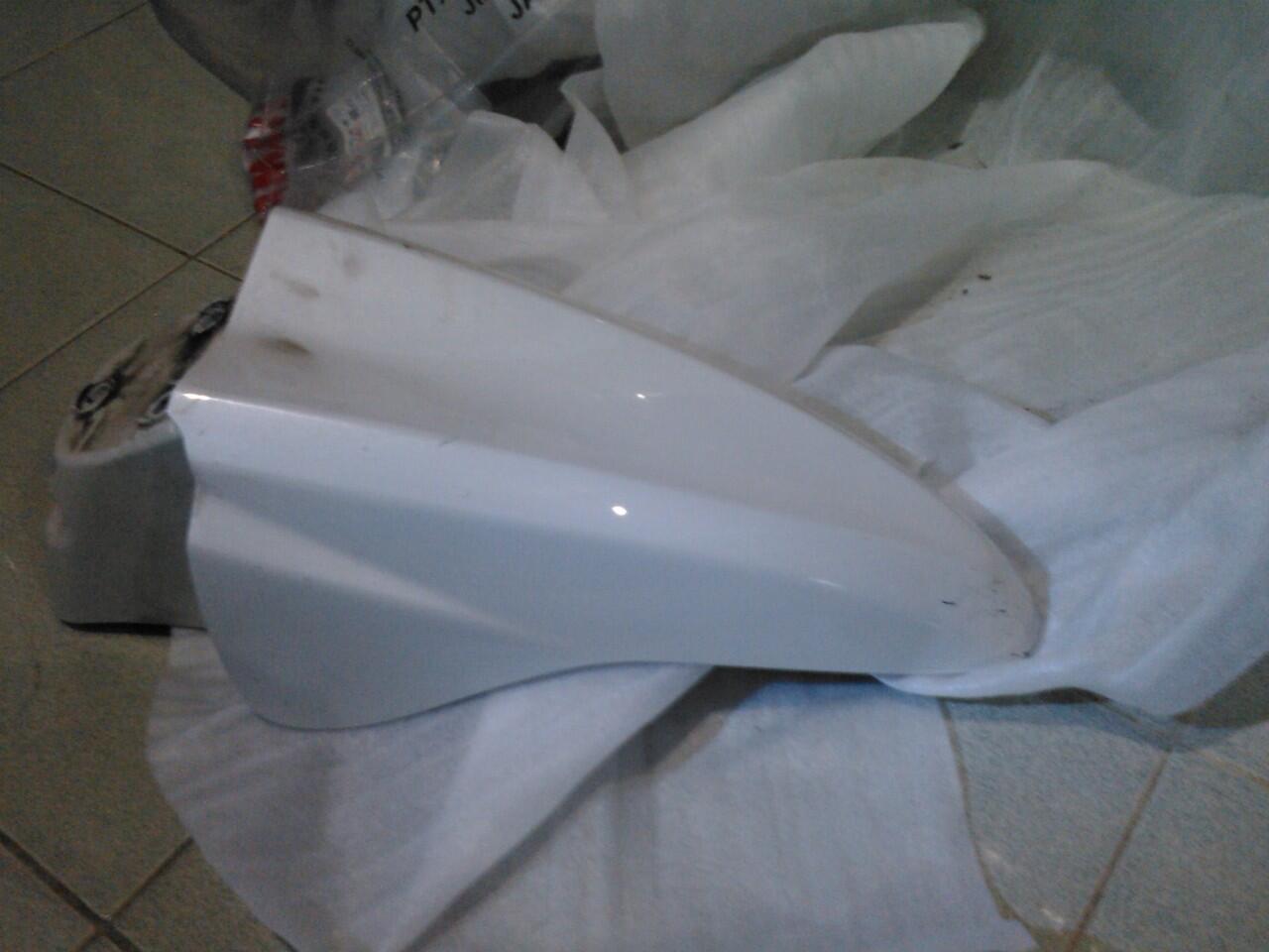 Jual Body Mio smile putih/white ORI 2nd striping mio amore 2011 + bonus