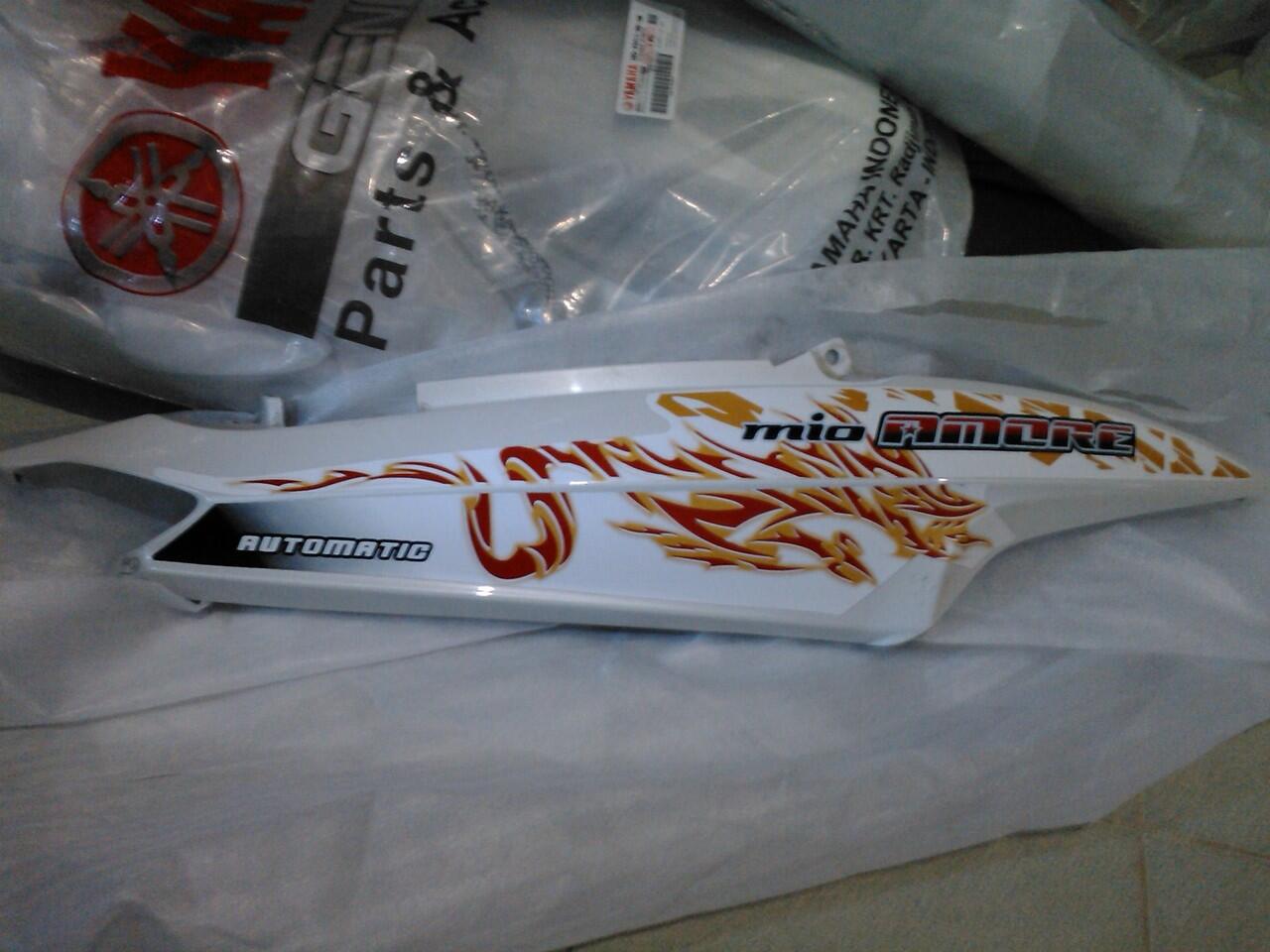 Jual Body Mio smile putih/white ORI 2nd striping mio amore 2011 + bonus