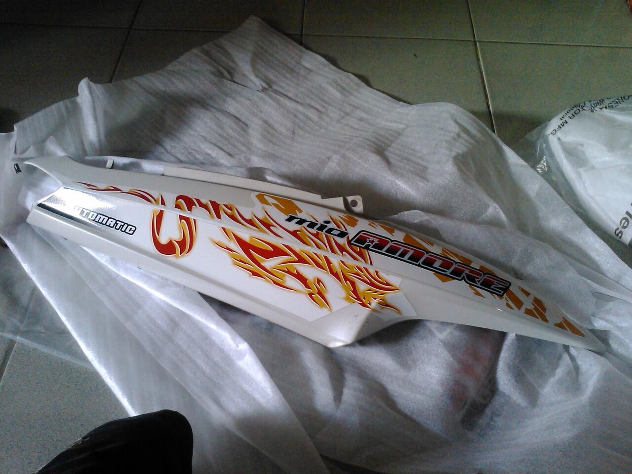 Jual Body Mio smile putih/white ORI 2nd striping mio amore 2011 + bonus