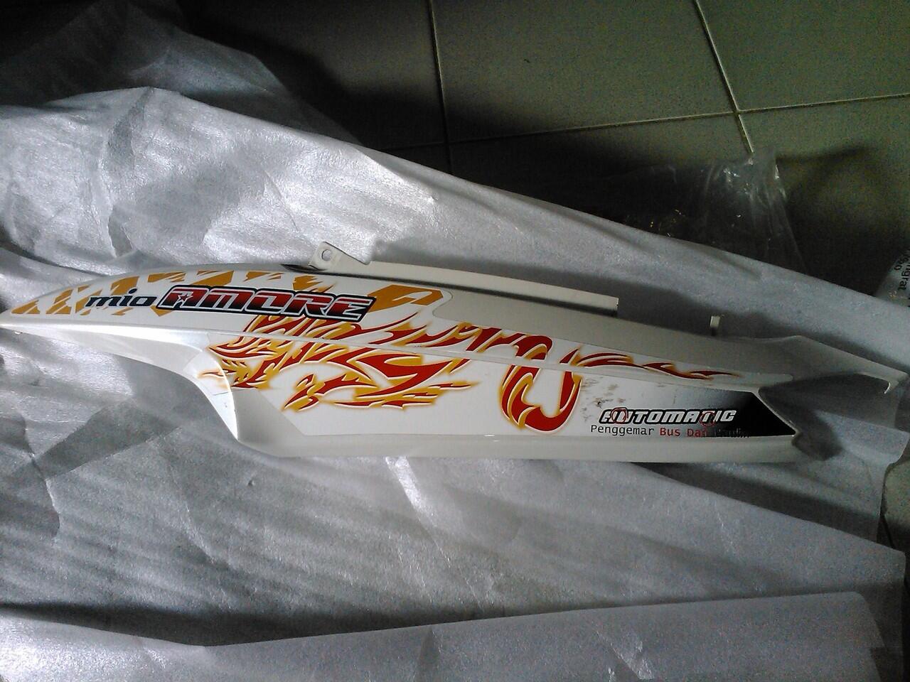 Jual Body Mio smile putih/white ORI 2nd striping mio amore 2011 + bonus