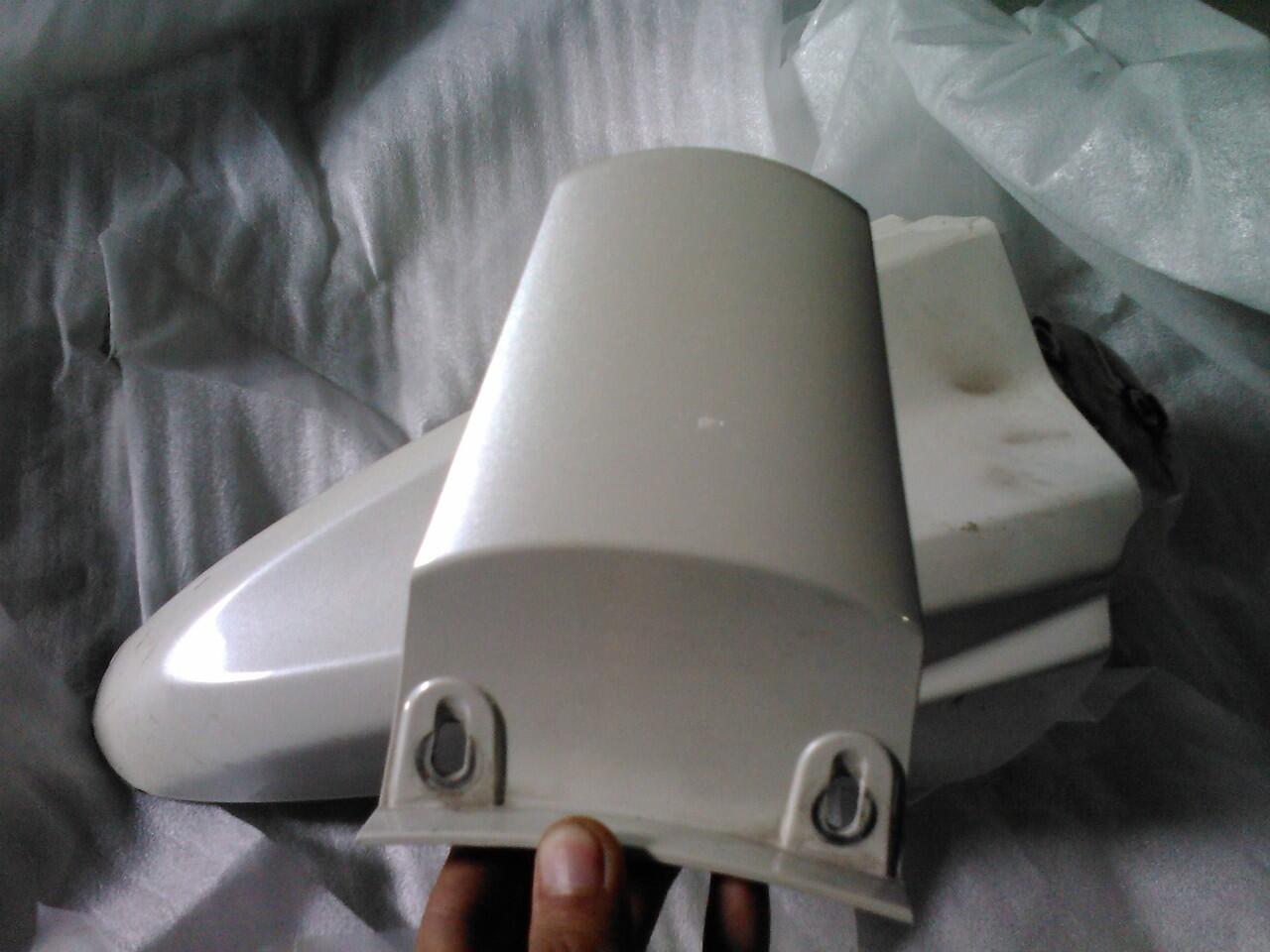 Jual Body Mio smile putih/white ORI 2nd striping mio amore 2011 + bonus