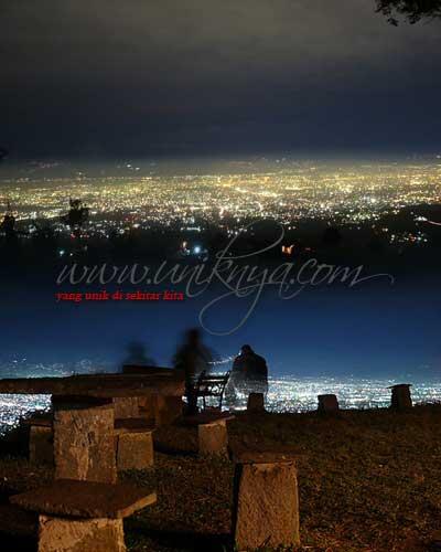 6 Spot Menikmati Bandung di Malam Hari