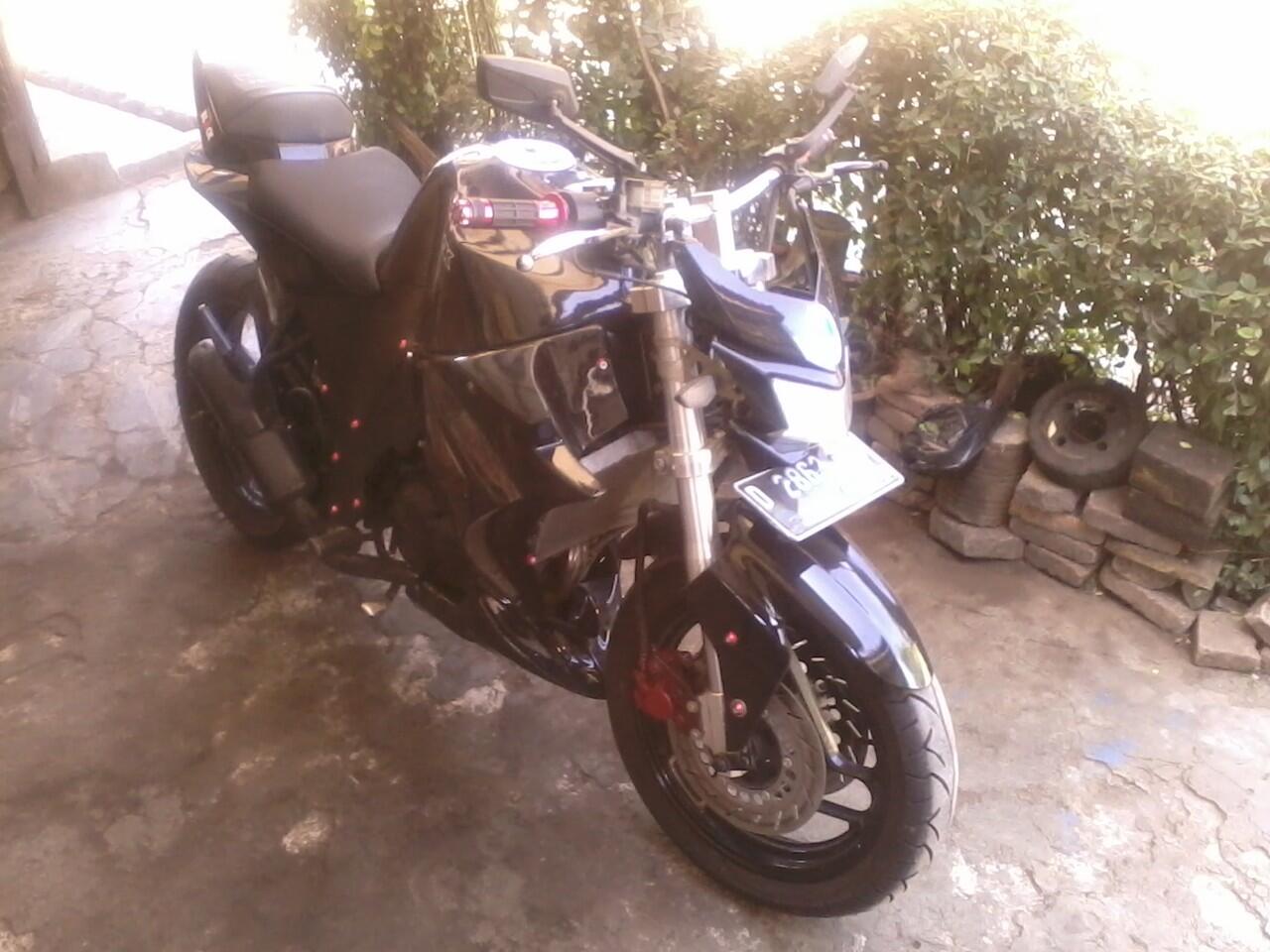 Terjual Jual Motor Suzuki Thunder BANDUNG Full Modifikasi Extreme Streetfighter Djarum Black KASKUS