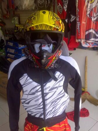 helm cross ahrs