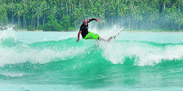 Tersihir Ombak di Pantai Sorake
