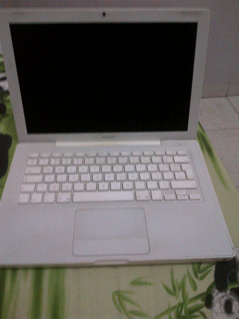 Terjual Jual Laptop Apple Macbook White OS X KASKUS