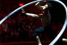 Ini Baru Cara Pria Memainkan &quot;Hula Hoop&quot; &#91;Video&#93;