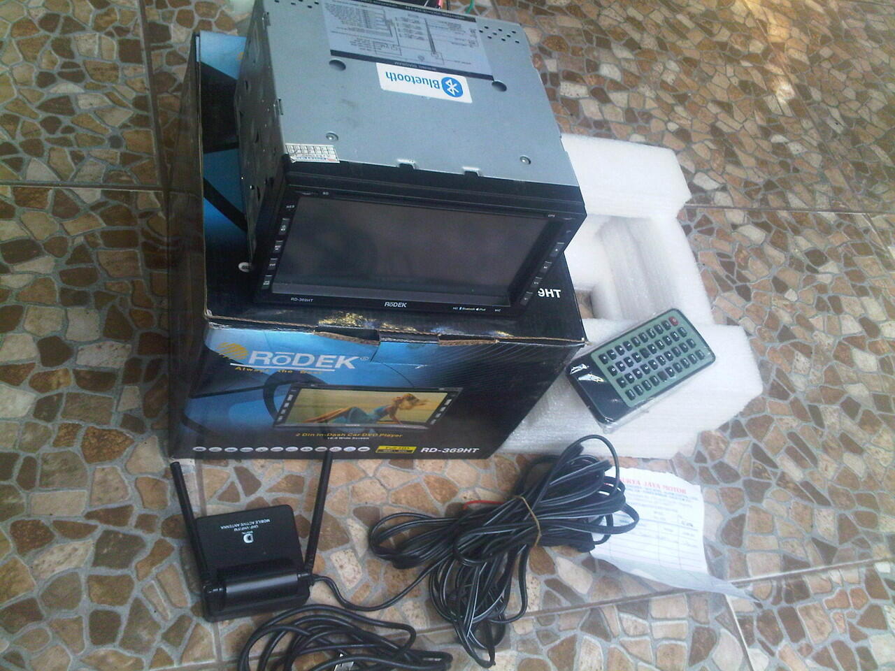 RODEK TV Mobil DVD MP3 Bluetooth 2 Din Celengan TouchScreen USB/Ipod/MicroSD Depok
