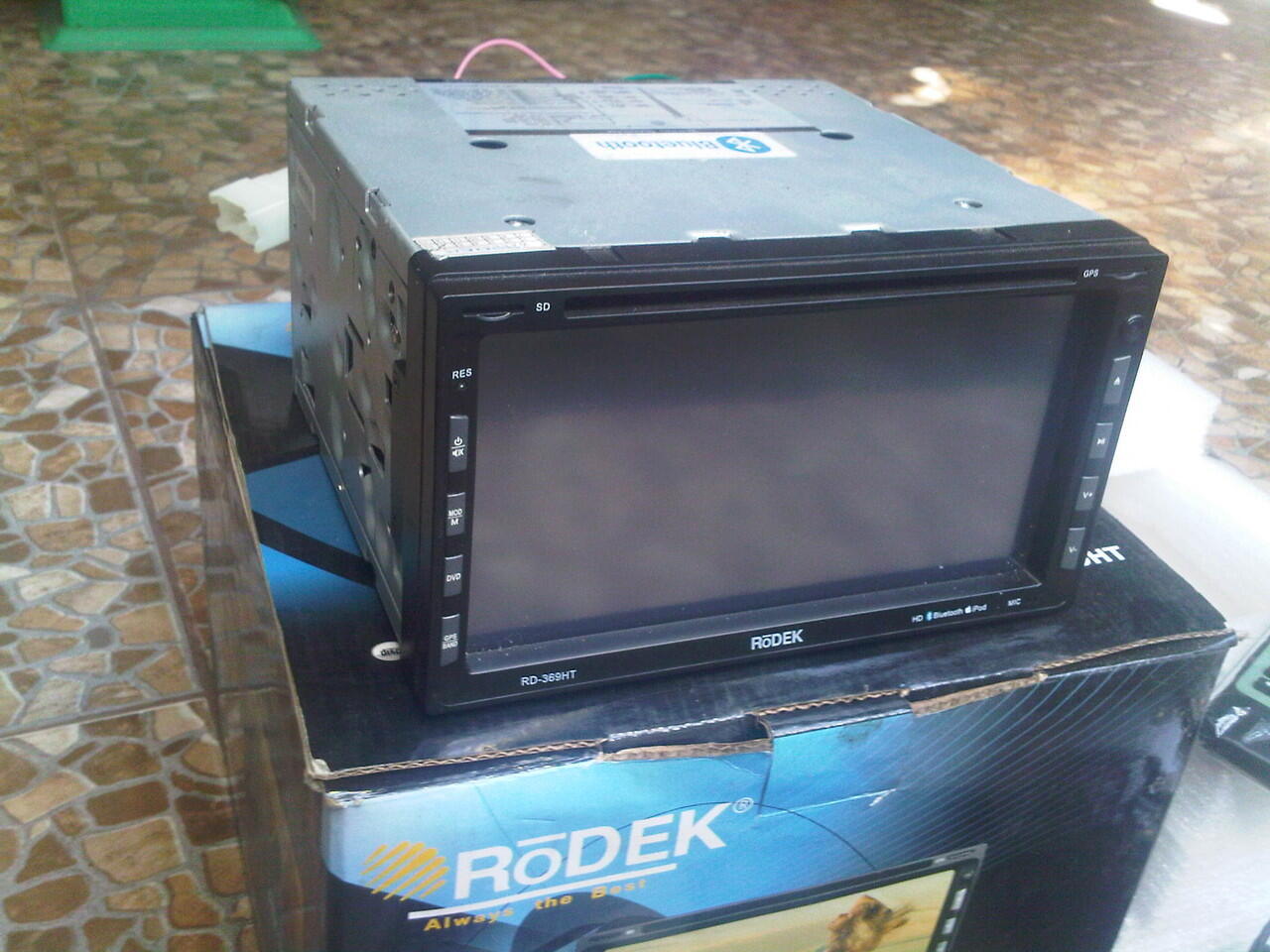 RODEK TV Mobil DVD MP3 Bluetooth 2 Din Celengan TouchScreen USB/Ipod/MicroSD Depok