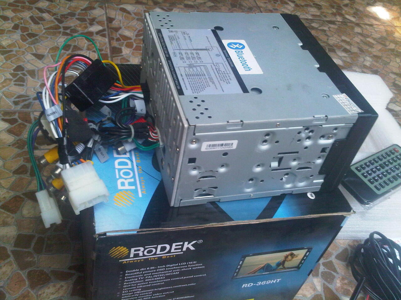 RODEK TV Mobil DVD MP3 Bluetooth 2 Din Celengan TouchScreen USB/Ipod/MicroSD Depok