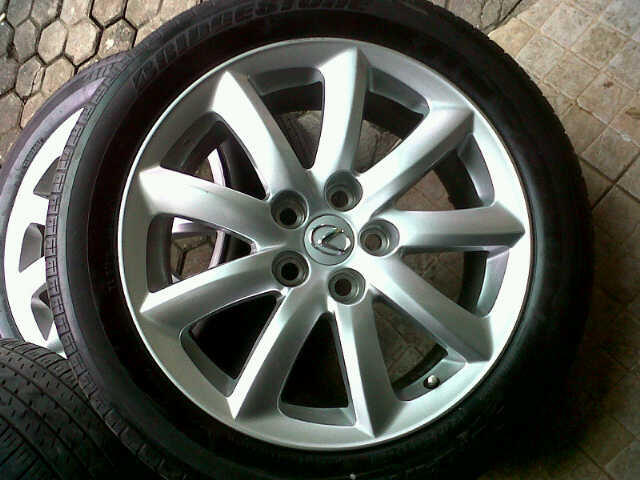 VElg Mobil Lexus 235/50R18