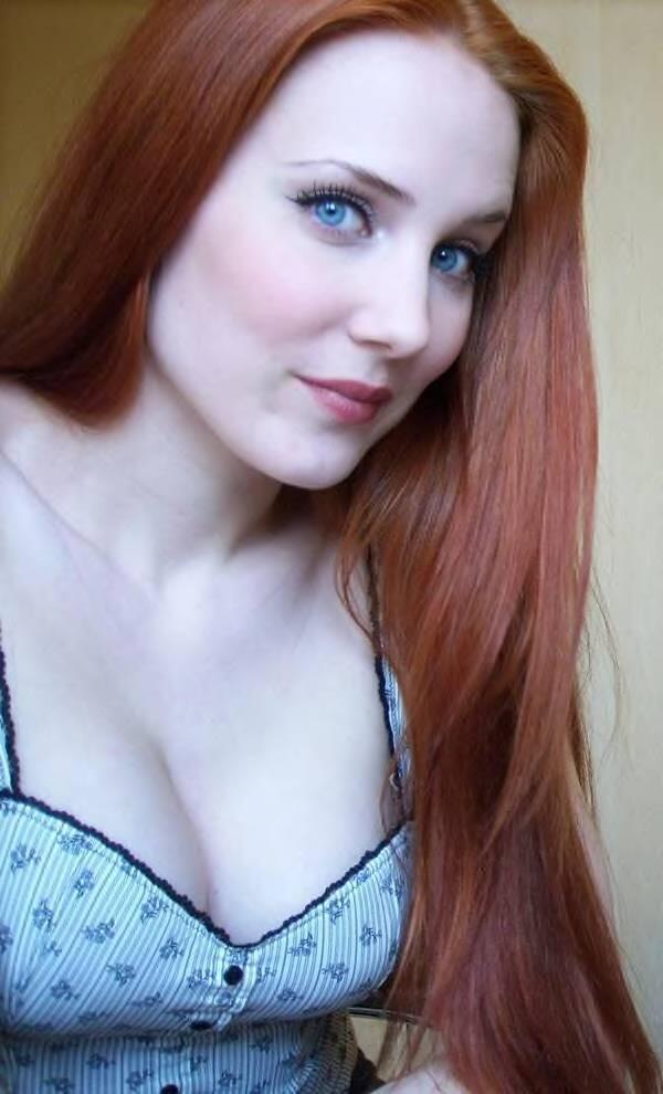 SIMONE SIMONS (EPICA).. SILAHKAN MASUK...